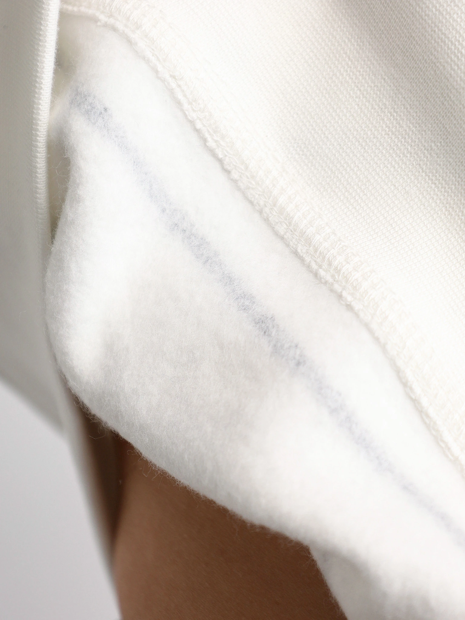 Толстовка укороченная в полоску белого цвета из хлопка